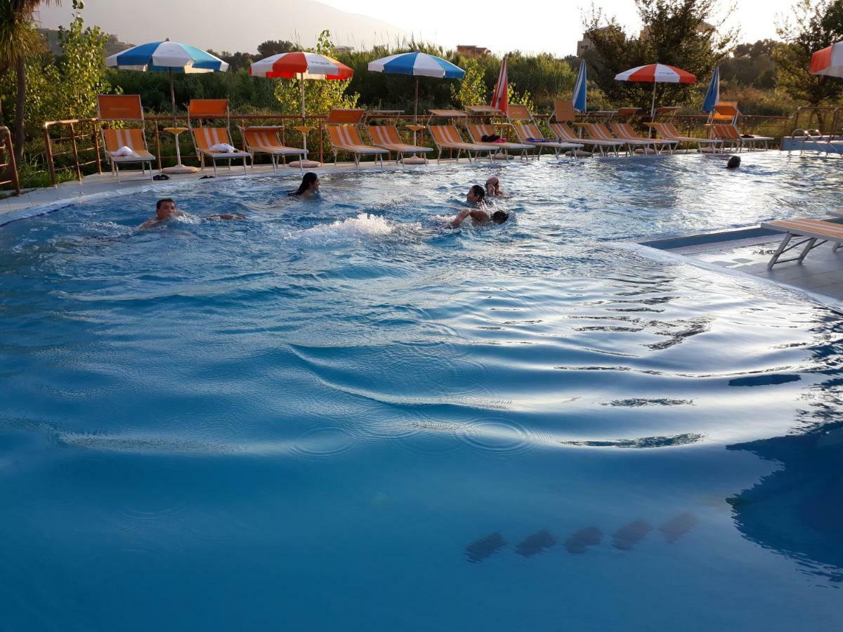 Resort Te Zagolli Bashkia e Orikumit Exteriör bild